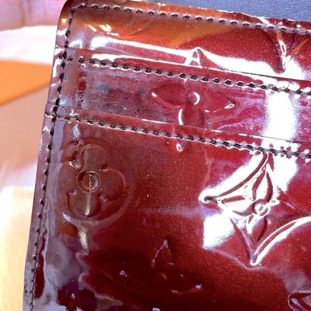 Louis Vuitton Amarante Vernis‎ Sarah Wallet